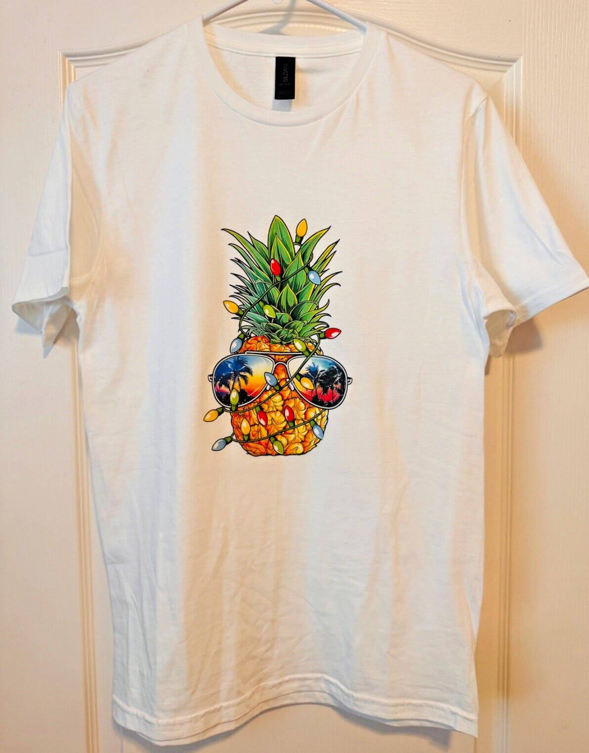 Christmas Theme Men's T-Shirt Crew Neck (Size S) gallery
