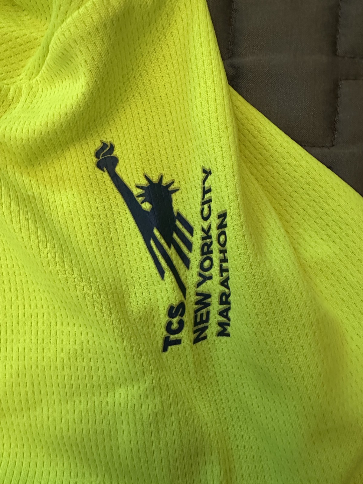 New York City Marathon Finish Shirt 2015 Neon Yellow Medium mens gallery