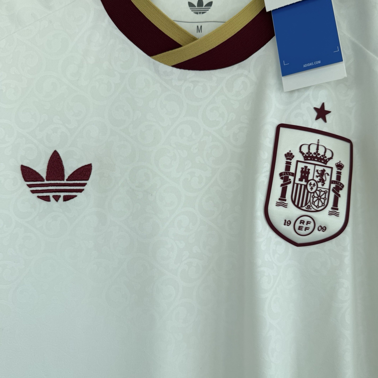 NEW adidas Official Spain Men’s Medium 2026 World Cup Away Jersey Kit gallery