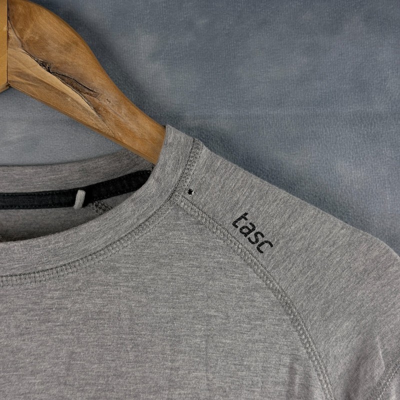 Tasc Shirt Mens Medium Performance Carrollton Lightweight Bamboo Organic Cotton gallery