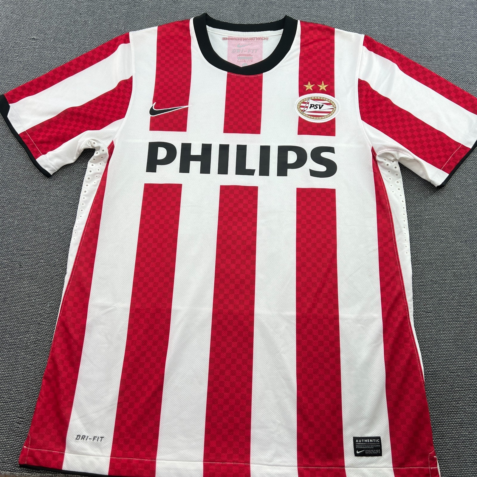 PSV Eindhoven Player Issue 2010 2011 Home Football Jersey Large Adult Nike gallery