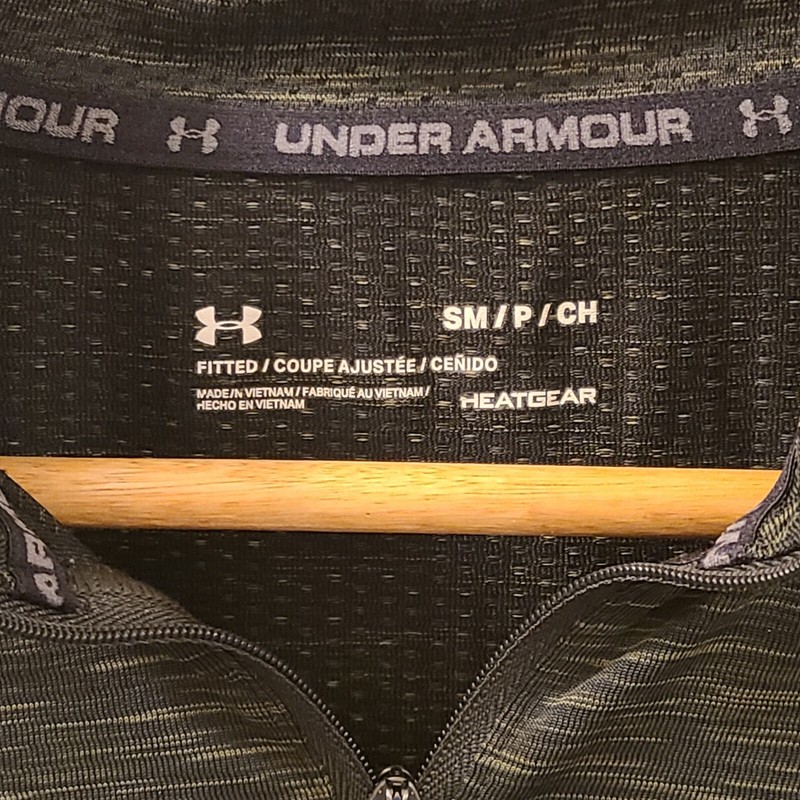 Under Armour Mens HeatGear 1/2 Zip Size Small Marine OD Green Print Long Sleeve gallery