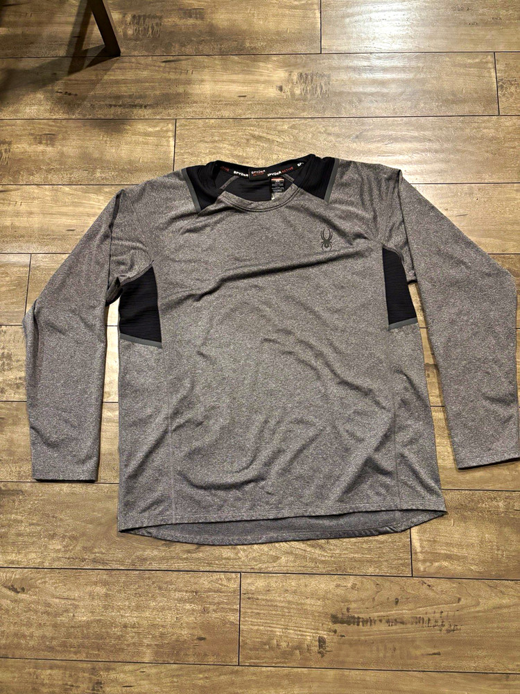 Spyder Active Men’s Long Sleeve Crew Neck Stretch Athletic Shirt Gray/Black M
