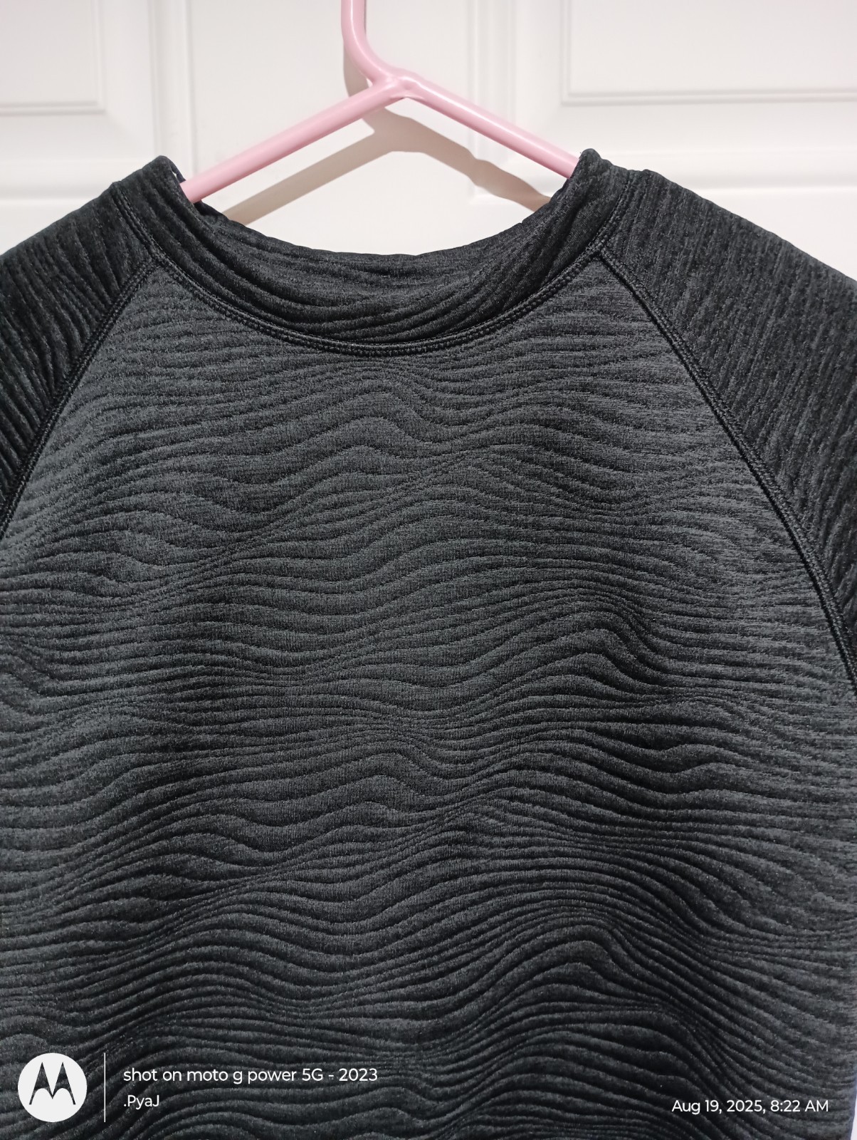 Nike Dri-Fit Black Ribbed Crew Neck Long Sleeve Shirt Youth Small Single Pocket gallery