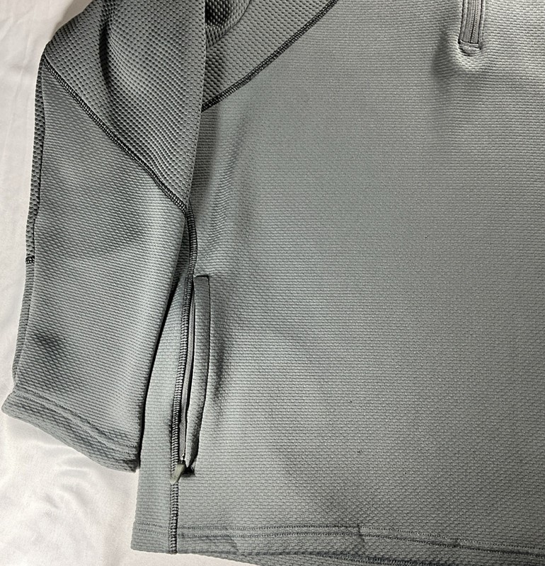 Under Armour All Season Gear Grey Loose 1/4 Zip Pull Over Zipper Pockets Medium gallery