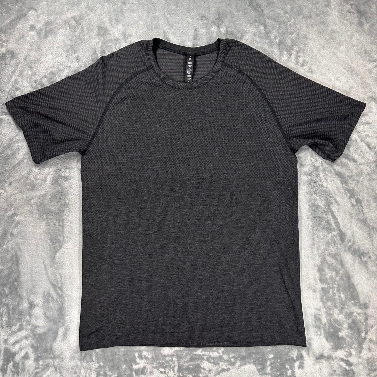 Lululemon Mens Metal Vent Tech Short Sleeve Shirt 2.0 Grey LM3CX3S Size L gallery