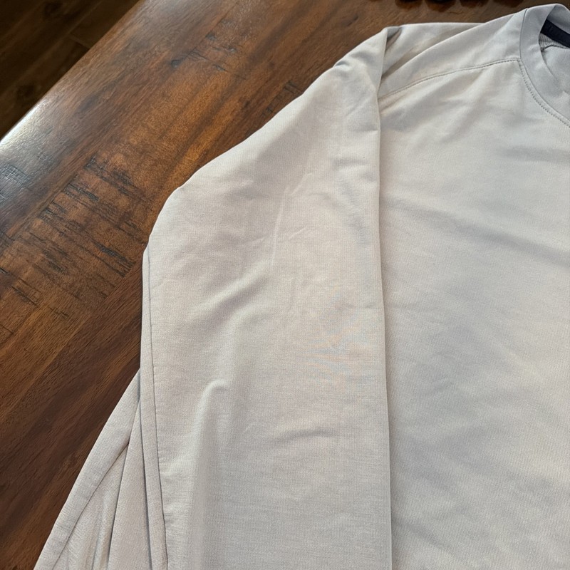 Peter Millar Cradle Performance Crewneck - L With CC Logo gallery