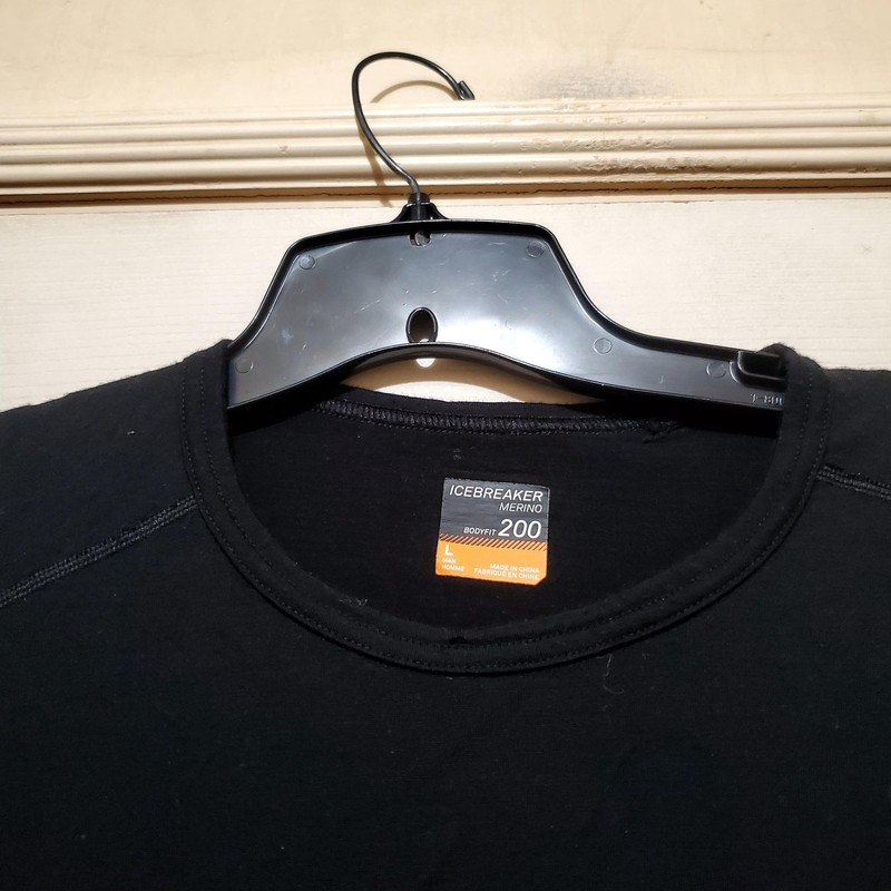 Icebreaker Shirt Mens Large Black Merino Wool Bodyfit 200 Mountain Graphic Base gallery