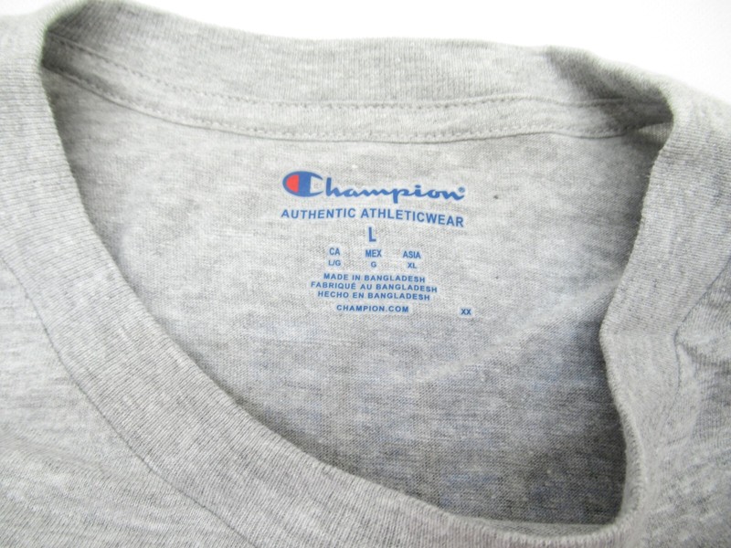 *NWOT* OFFICIALLY LICENSED CHAMPION "UNC TARHEELS" COTTON LONGSLEEVE TEE. LARGE gallery