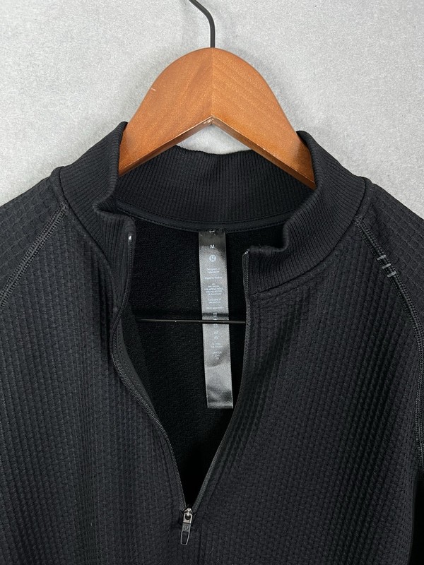 Lululemon Pullover Mens Medium Black Engineered Warmth Half Zip Stretch Gym gallery