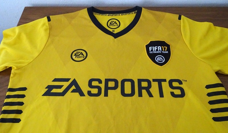 EA Sports FIFA 17 Ultimate Team Football Jersey T-Shirt Men's EU Size M gallery