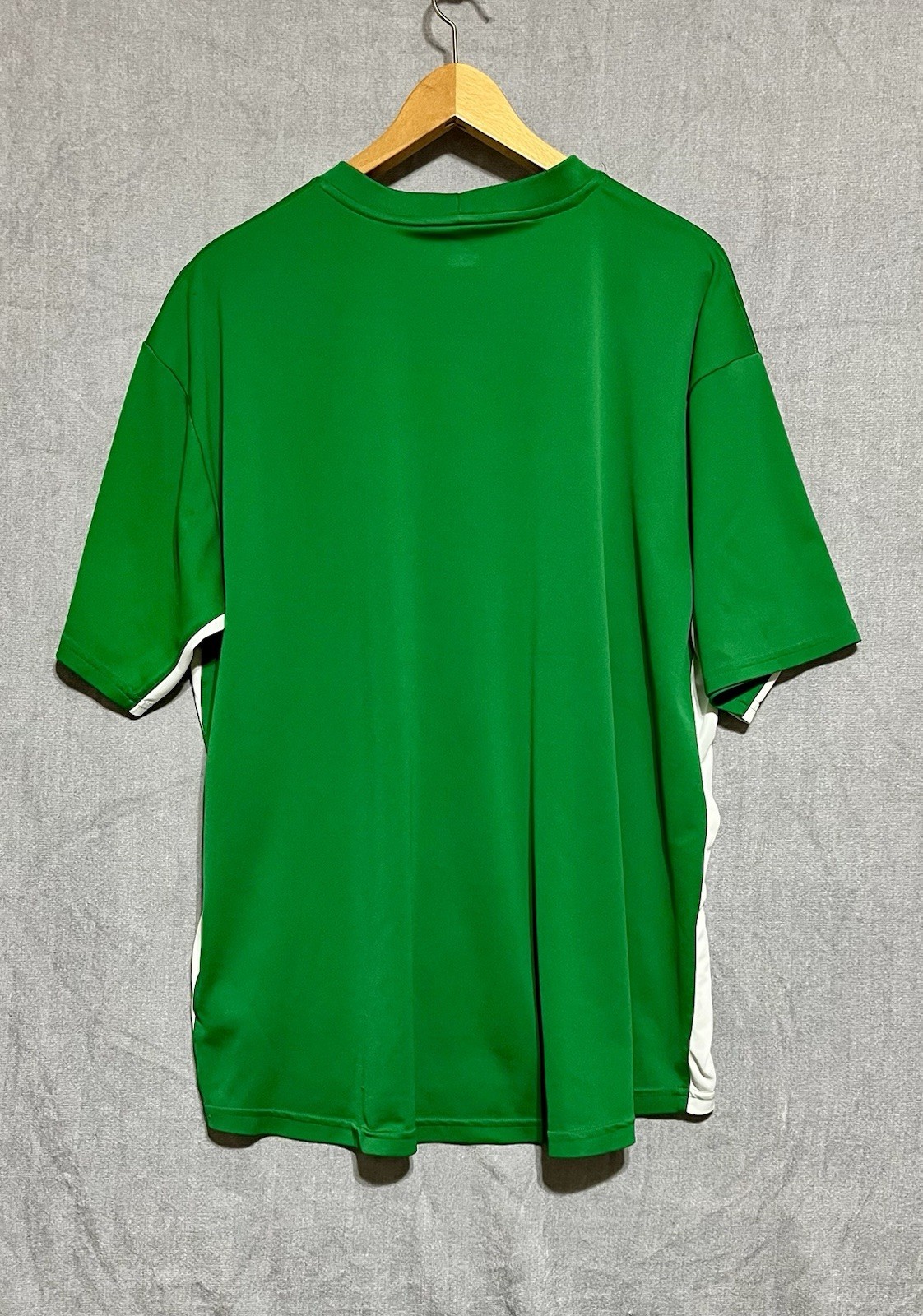 Men’s Nike DRI-FIT Green And White Short Sleeve Activewear T-shirt Size 2XL gallery