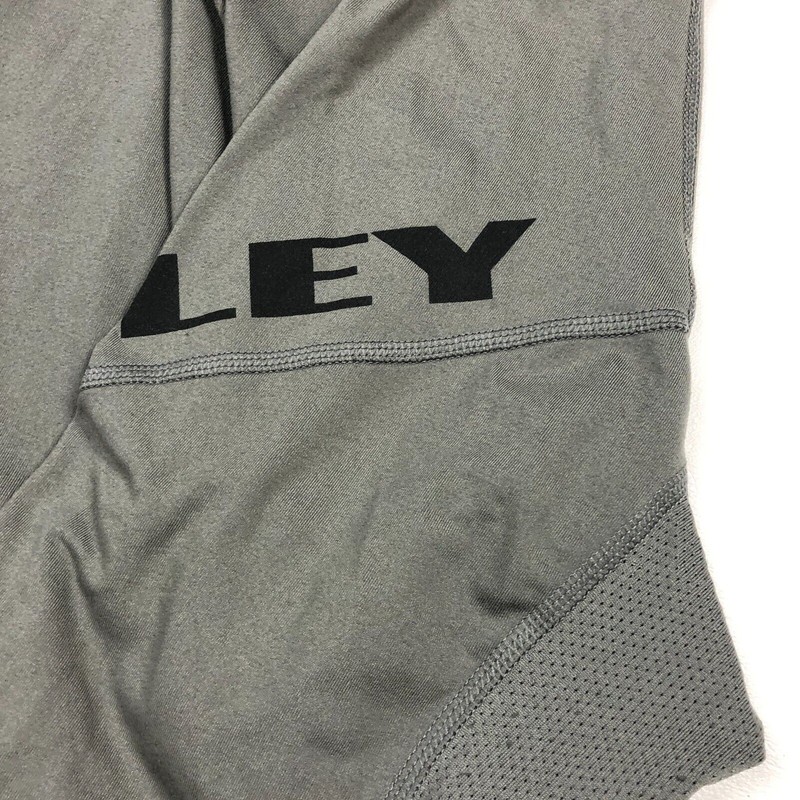 Oakley 1/4 Zip Gray Pullover Lightweight Work Out Running Size Small S B2 gallery
