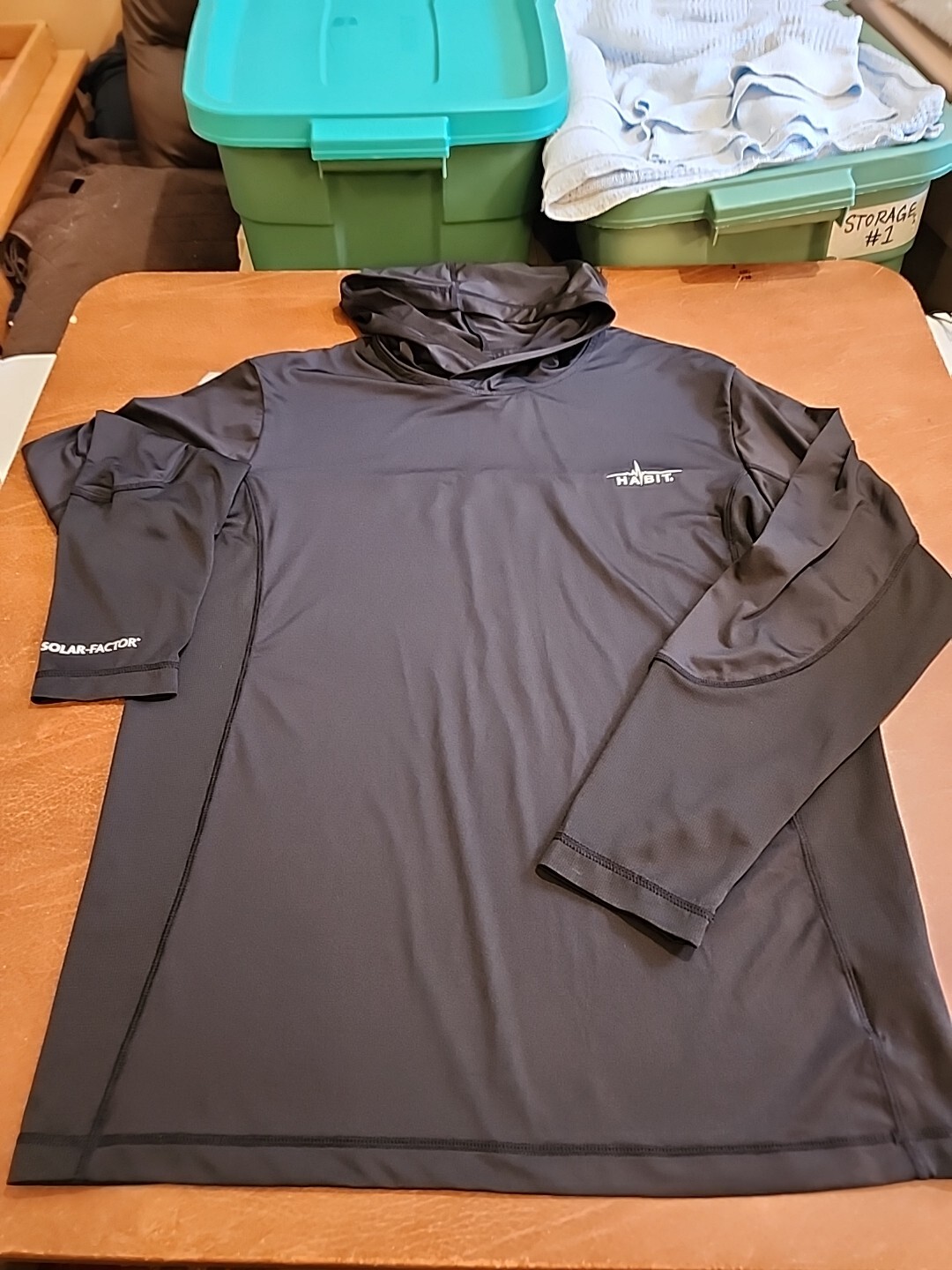Habit Solar Factor 40+ Performance Men's MEDIUM L/S Black Hooded Shirt EUC. GB29 gallery
