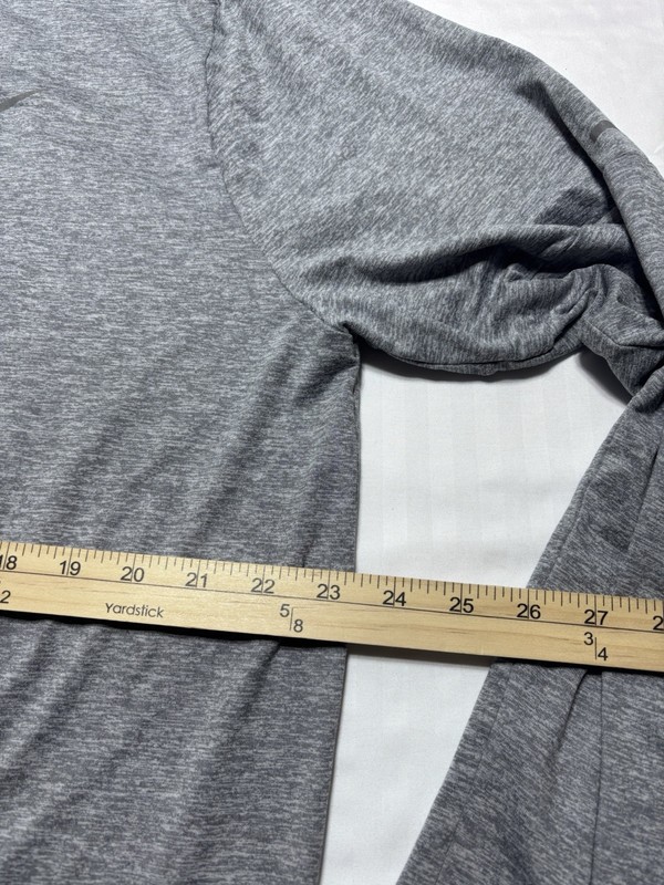 Nike Shirt Mens XL Gray Pullover Element Running Workout Gym Thumbhole Logo gallery