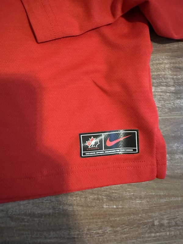 Nike Hockey Canada Dri-Fit 1/4 Zip gallery