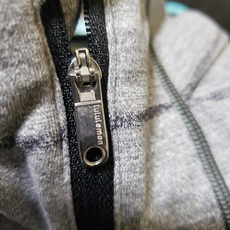 Lululemon Sweater Mens Small Grey Preformance Pullover Stretch Shirt Thumbholes gallery
