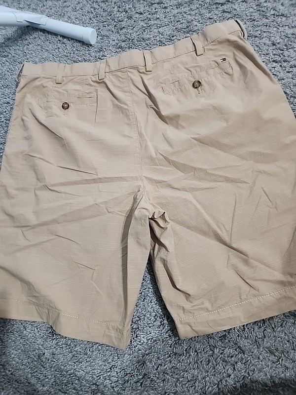 Tommy Hilfiger Golf Mallet Tan Bristol Bermuda Flat Front Shorts Men's 38 NWOT gallery