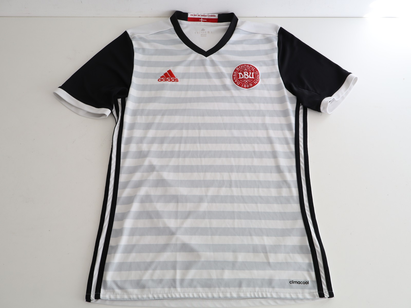Denmark 2015-16 Adidas Away Football Jersey M White Grey gallery