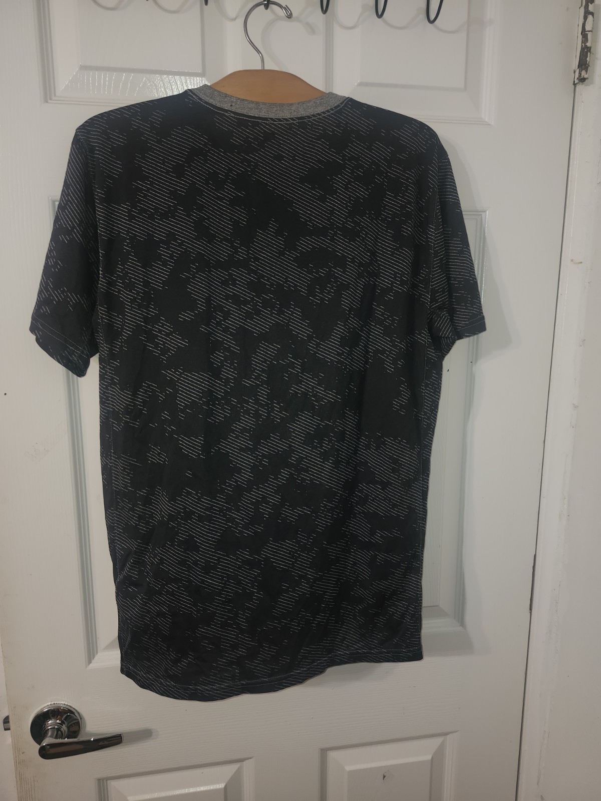 Nike Dri-FIT Men's T-Shirt M Short Sleeve Crew Neck Camo Gray Black Yellow gallery