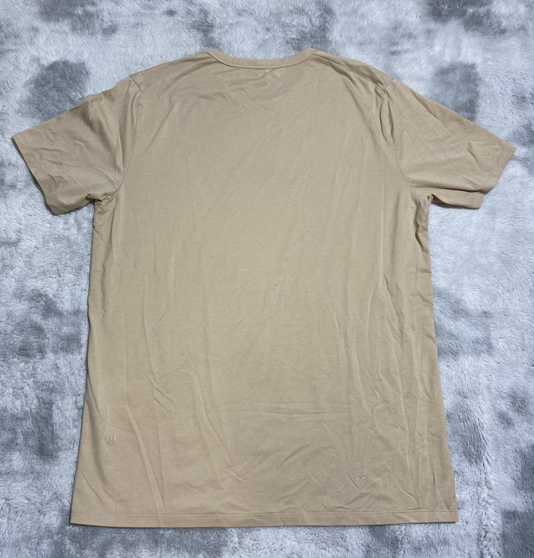 Lululemon Tan T Shirt Basic Athletic Stretch Comfort Mens Small/Medium ? gallery