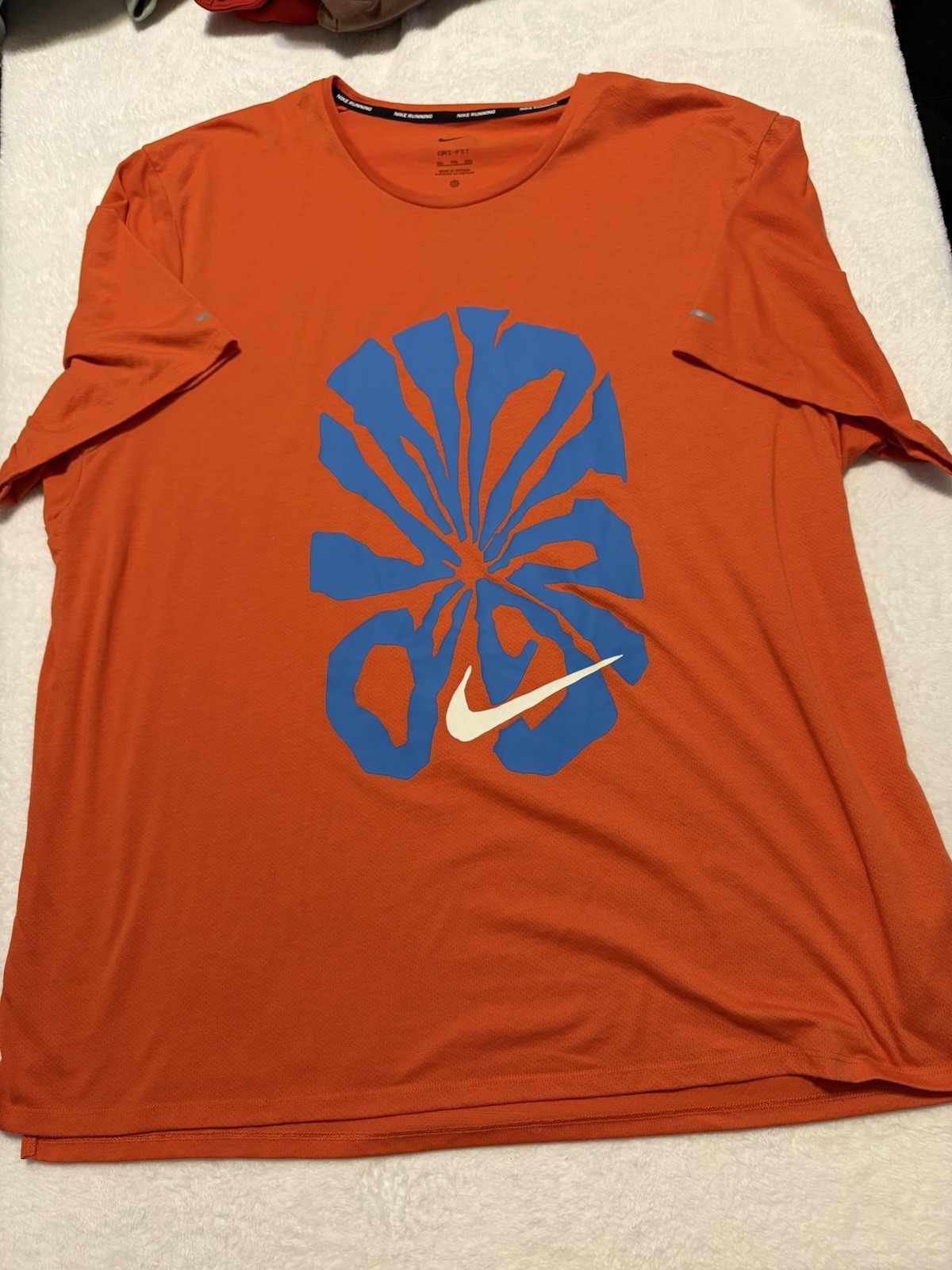 Nike Dri-Fit Running Graphic T-Shirt Orange Polyester Men’s Activewear gallery