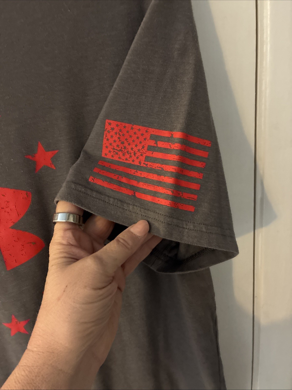 Under Armour Shirt Mens Large Gray Short Sleeve HeatGear Logo Stars Flag Tee gallery