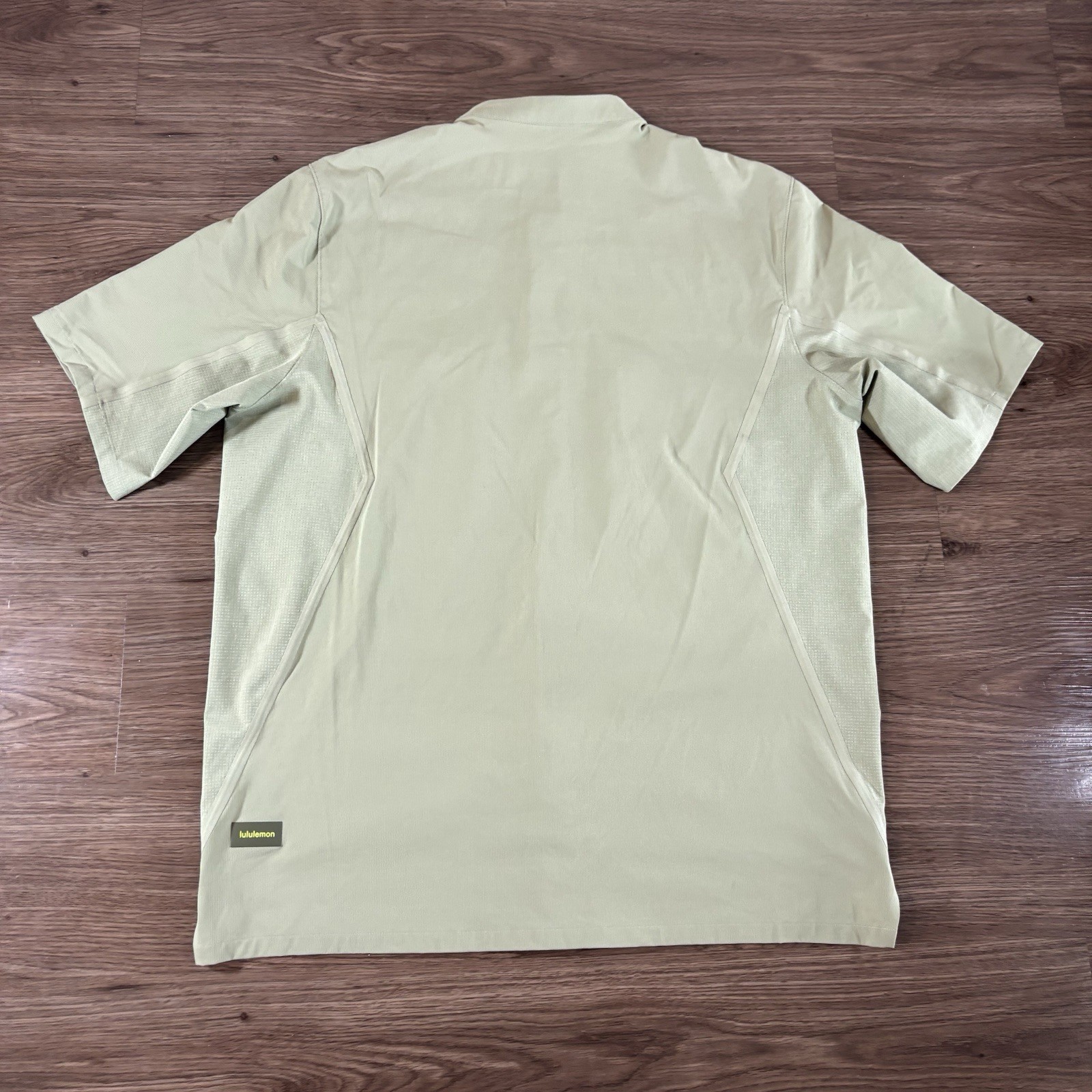 Lululemon Men's Laurel Green Water-Repellent Hiking Short Sleeve Shirt Size XL gallery
