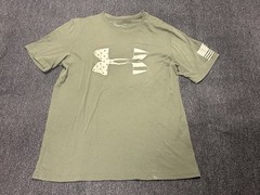 Under Armour T-Shirt Mens Large Green Loose Fit American Flag Graphic HEATGEAR