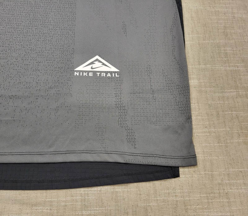 NIKE Trail Running Top Shirt Large Mens Black Gray Dri-Fit Rise 365 Short Sleeve gallery