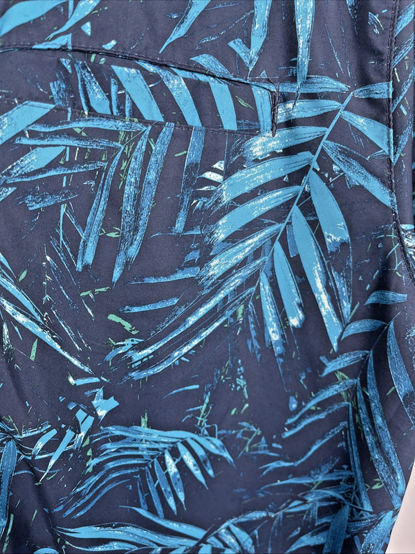 All In Motion Men’s Blue/Green Floral Large Shirt & Medium Short Set gallery