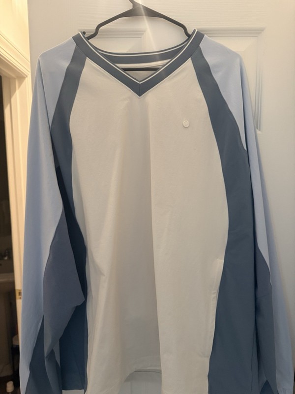 Lululemon Golf V-Neck Pullover gallery