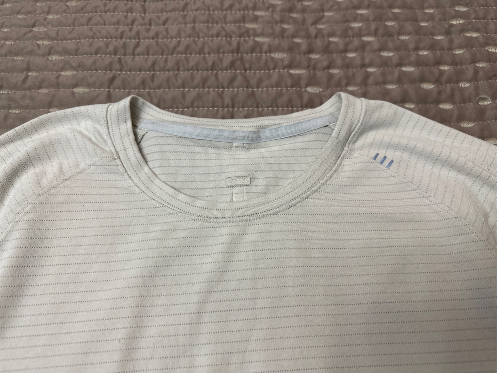 Lululemon Better Each Day Curve Hem Shirt Mens Sz L Light Gray Short Sleeve gallery