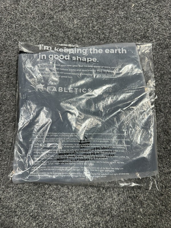 NEW Fabletics Mens The Training Day Tee Shirt LARGE Black Heather Short Sleeve gallery