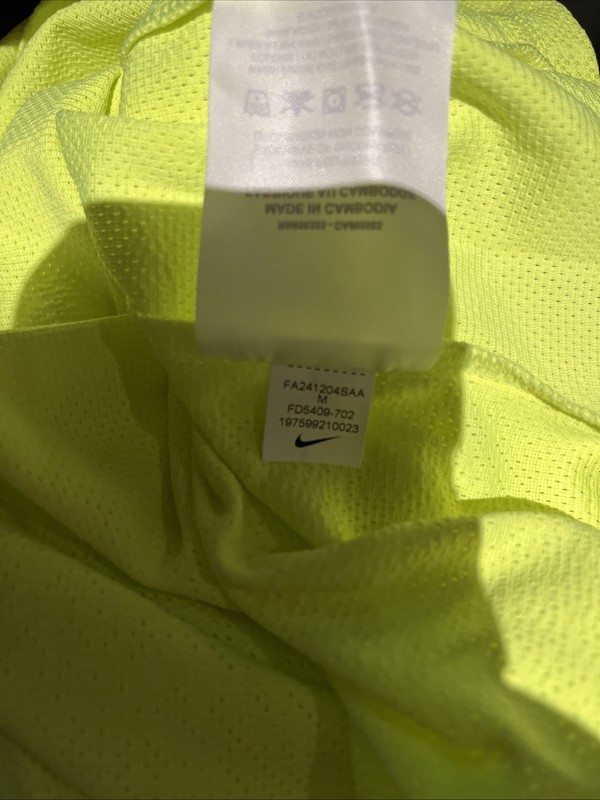 Nike Men’s Sz M Rafa Dri-FIT ADV Short-Sleeve Tennis Top Volt FD5409-702 New gallery