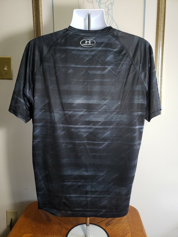 Under Armour Loose Fit Heatgear Black/Gray Striped Large SS VCU Rams Tshirt gallery
