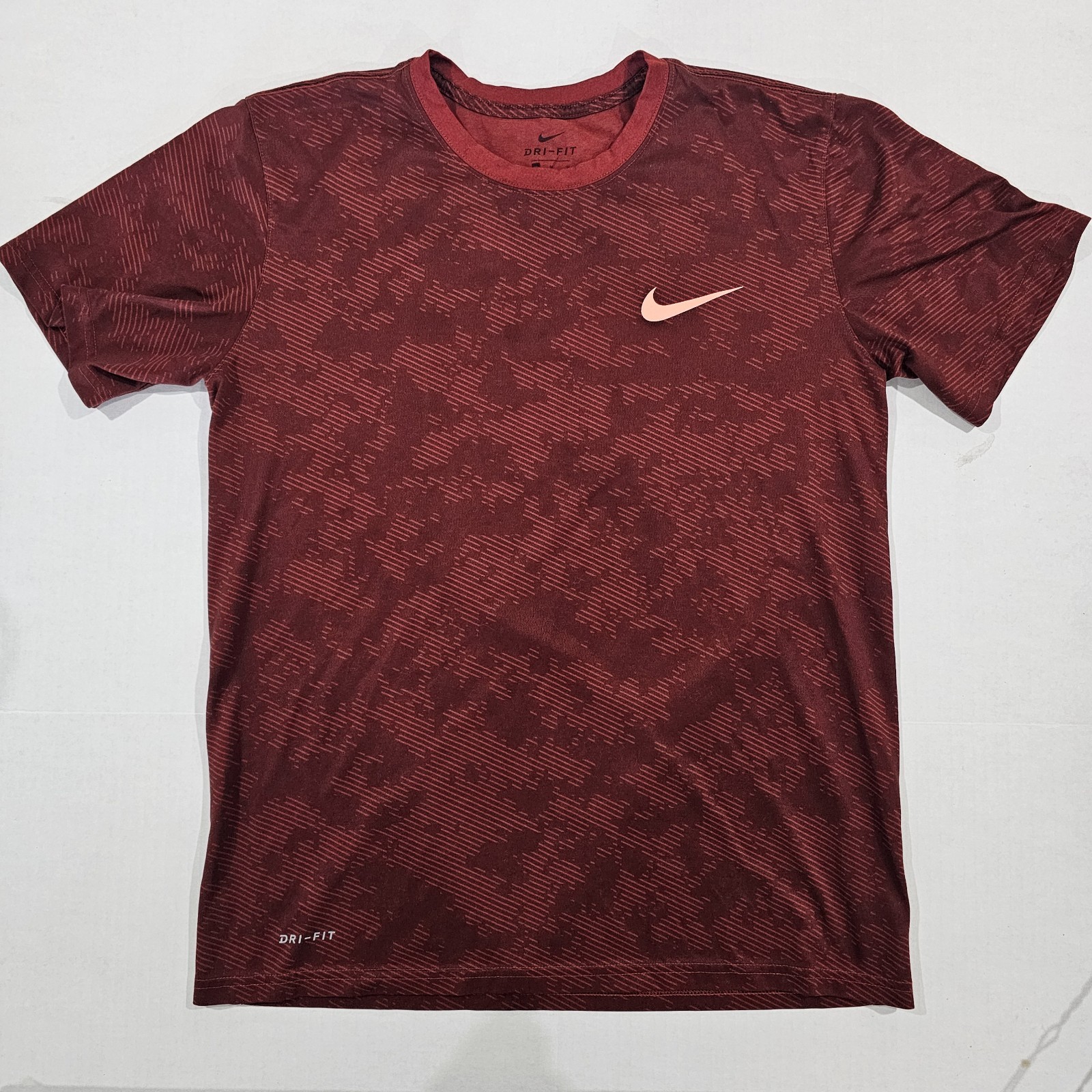 Nike Dri-Fit Training Shirt Men's Medium Red Pre-owned gallery