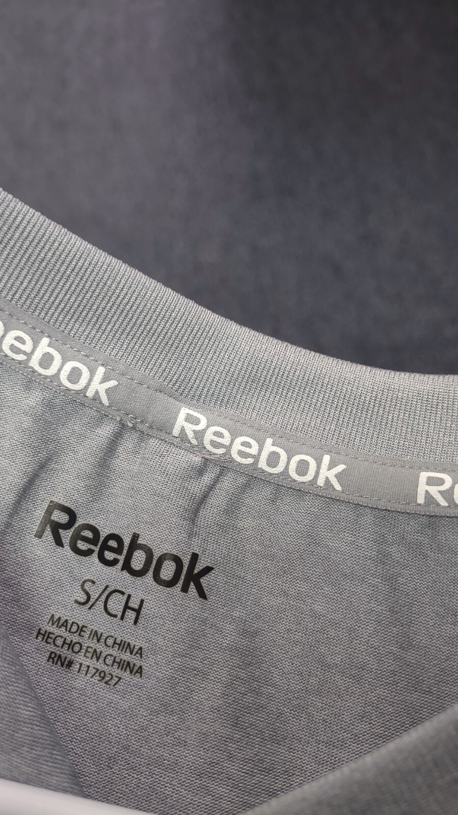 REEBOK Men's Long Sleeve Silver Gray V-Neck Athletic Fitness Shirt Size S EUC gallery