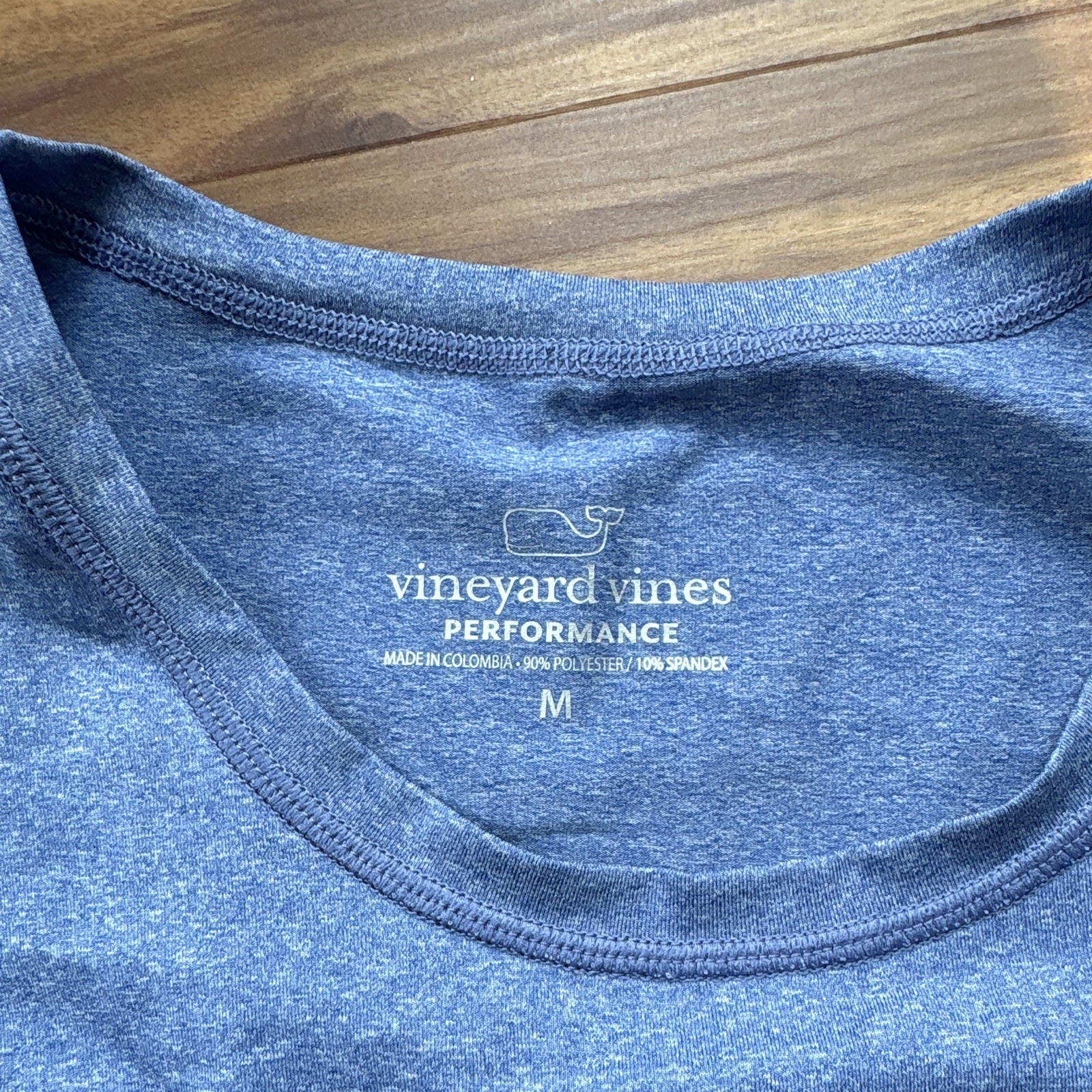 Vineyard Vines Performance Women's Blue Crew Neck Long Sleeve Whale Logo Tee M gallery