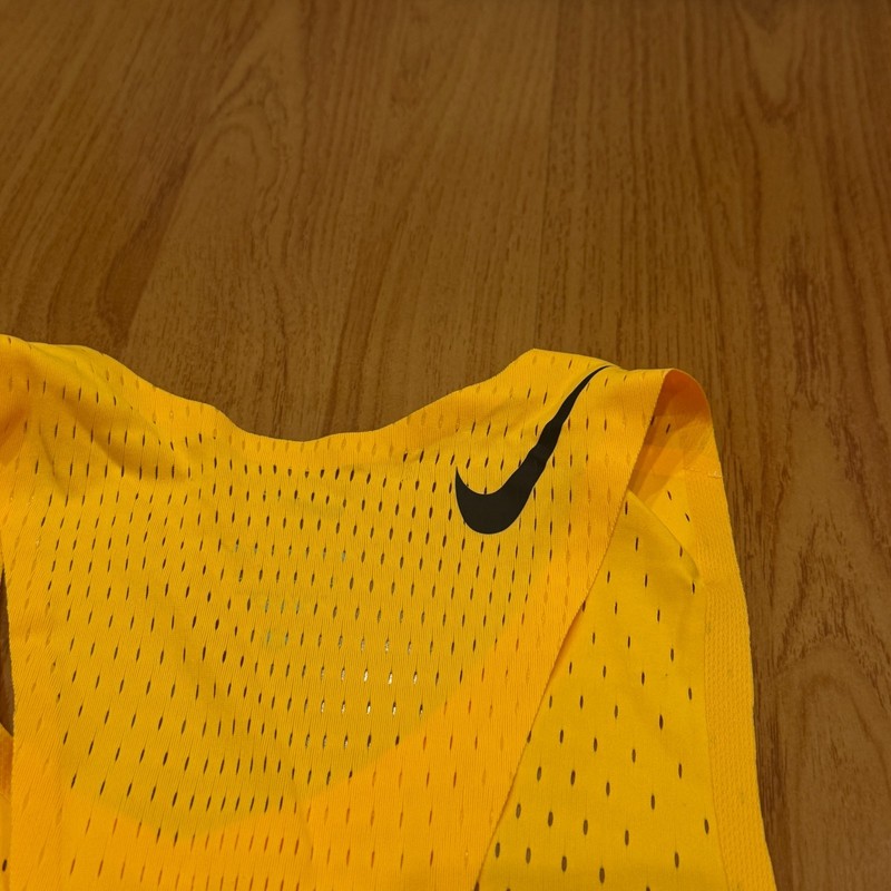 Nike AeroSwift Men's Dri-FIT ADV Running Singlet Laser Orange FN4231-845 gallery