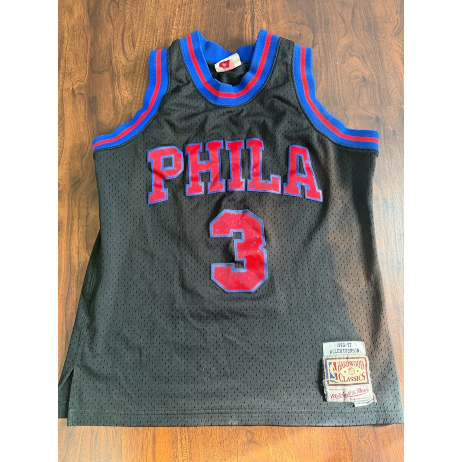 Mitchell & Ness Philadelphia 76ers Allen Iverson 1996-97 NBA Jersey Size Medium gallery