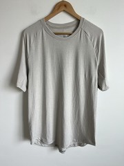 Lululemon Mens Metal Vent T shirt Beige Gray Gym Run Sz XL Short Sleeve $65 A+