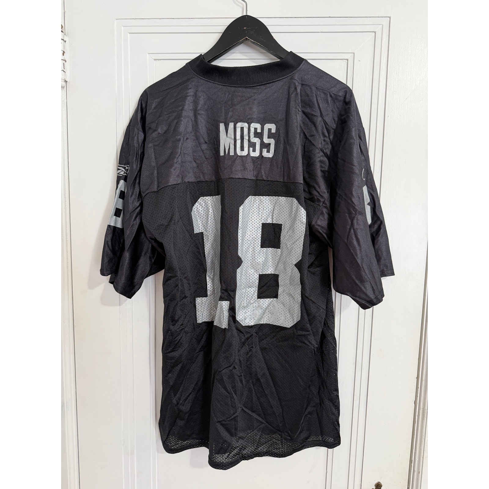 Retro Randy Moss Oakland Raiders NFL Football Jersey Size Medium gallery