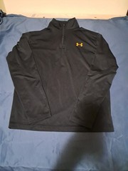 Under Armour Men’s Performance Tech Training Size Large Runnibg , Cycling, Golf