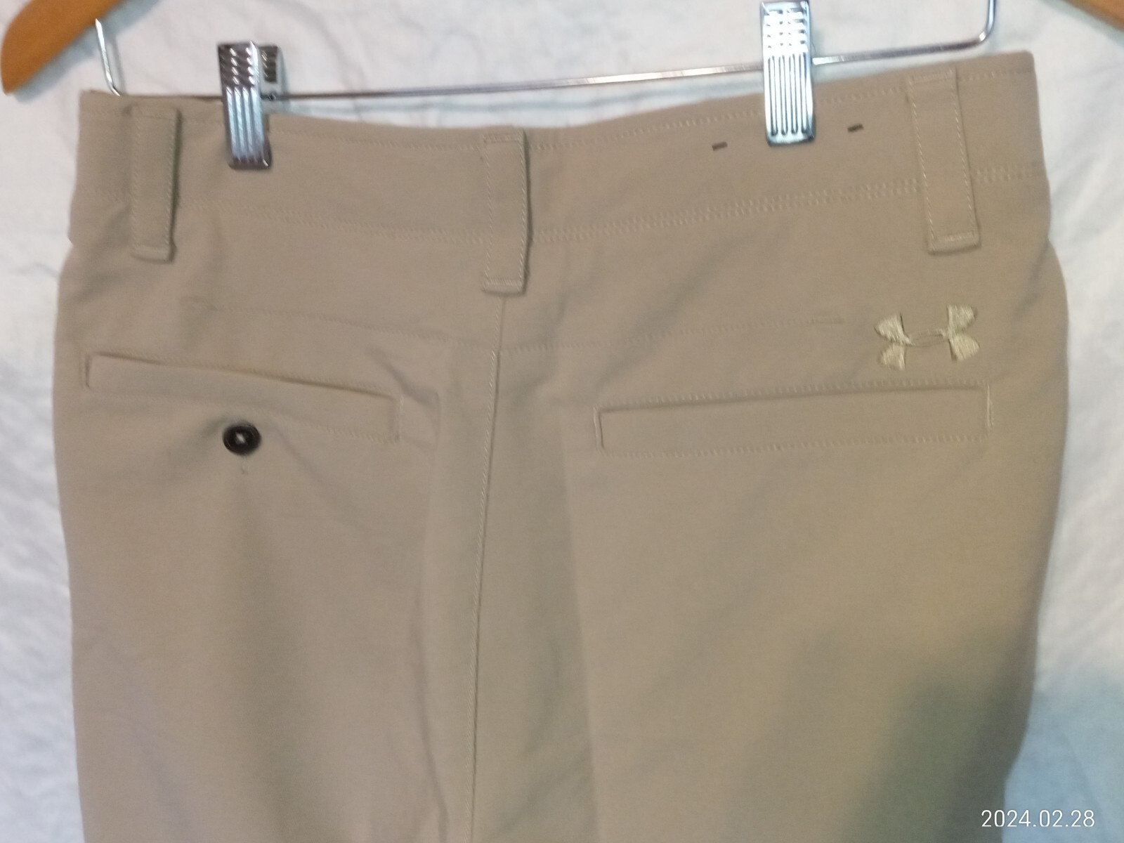 Men's Khaki Tan UNDER ARMOUR Golf Pants 30x32 Nice Flex EUC gallery