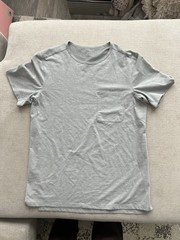 LULULEMON Chest Pocket Relaxed T-Shirt Mens M Grey Wrinkle Free Gym Stretch