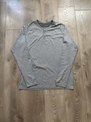 Lululemon Metal Vent Tech Light Gray Long Sleeve Henley Neck Shirt Men’s Medium