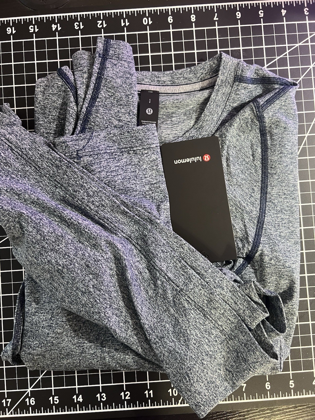 Lululemon T Shirt Long Sleeve Navy Blue Stretch Tech Men’s Size S Small gallery