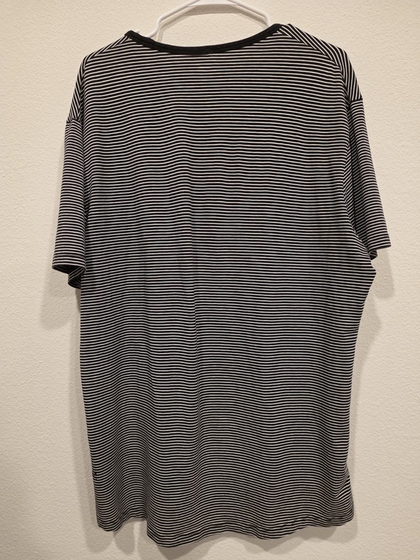 Mens Lululemon 5 Year Basic Tee Medium Black/White Stripe Curved Hem Athletic gallery