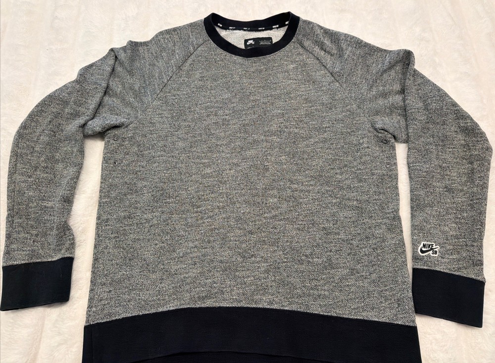 Nike SB Everett Long Sleeve Skateboarding Pull Over Grey/Black Men’s Size Large